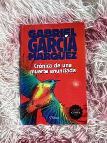 Crónica de una muerte anunciada novela clásica Crónica de una muerte anunciada edición libro tapa rústica o tapa dura libro en español narrativa latinoamericana autor reconocido ideal para bibliotecas lectura escolar club de lectura regalo coleccionistas literatura contemporánea - Libro único - Ver 1
