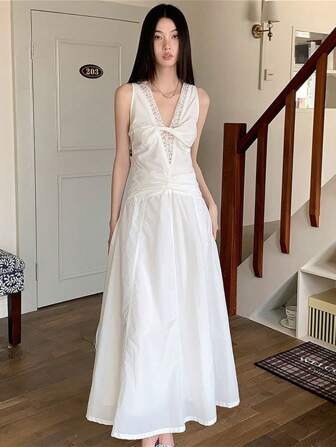 Lace Dress For Ladies With High-Waist V-Neck, Slimming And Figure-Enhancing, Long-Style Full Skirt