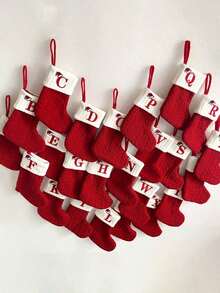 1 جورب عيد الميلاد مُحبك مع حرف أولي، جوارب عيد الميلاد المُحبكة بالحرف الأولي، جوارب عيد الميلاد، جورب أحمر معلق للأعياد للمدفأة، جوارب معلقة على المدفأة في عيد الميلاد باللون الأحمر البرغندي المُحبك، ديكورات عيد الميلاد، ديكور غرفة الشتاء، هدايا عيد الميلاد، ديكورات المنزل في عيد الميلاد
