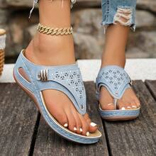 2026 New Style Women's Wedge Heel Flip-Flops - Breathable Hollow-Out Toe & Clip Design, Lightweight Synthetic Cover Sandals With Cushioned EVA Insole & Non-Slip PVC Sole, Slip-On All-Season Casual Shoes, Comfortable Footwear, Crisscross Strap Design, Durable Traction Footwear - 淺藍色 - 查看 2