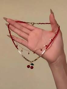 1 Peça Colar de Contas Colorido, Colar de Contas de Cereja Vibrante de Verão, Corrente de Clavícula de Estilo Nicho 2025, Corrente de Pescoço Doce. É adequado para as senhoras usarem durante as viagens, pode ser combinado para uso diário e pode ser dado como presente para familiares e amigos.