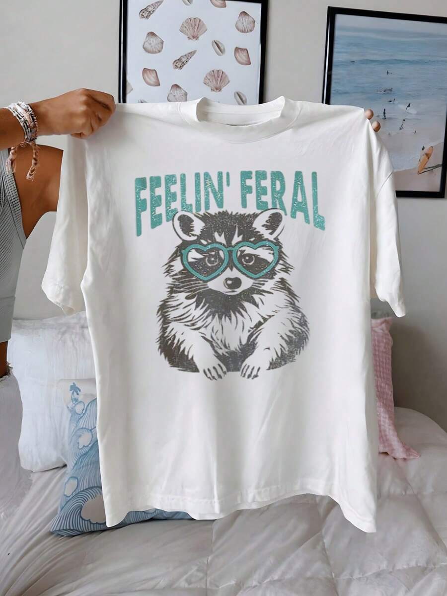Featuring A Raccoon Wearing Heartshaped Glasses And Feelin' Feral Text 220g Novelty Tee For The Wild At Heart Who Love A Touch Of Humor And Unique Animal Graphics. - 白色 - 查看 1
