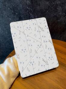 Ốp lưng gập hình chữ Y hai mặt trong suốt bằng acrylic phủ hoa văn màu xanh dương xinh xắn và dễ thương này có khả năng chống sốc và tương thích với iPad thế hệ thứ 7 và thứ 8 (10.2 inch). Sản phẩm đi kèm với ốp lưng iPad thế hệ thứ 10, có khe cắm bút tích hợp và hỗ trợ chức năng bật/tắt màn hình. Đây là lựa chọn quà tặng hoàn hảo cho các dịp lễ và năm mới. - Nhiều màu - Xem 2