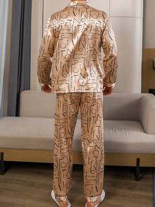 Męski komplet piżamowy, bluzka z długim rękawem i długie spodnie, wzór liter i geometryczny, satyna w kolorze szampańskim, 2-częściowy strój domowy, odpowiedni na każdą porę roku, odzież jesienno-zimowa - Szampan - Zobacz 3