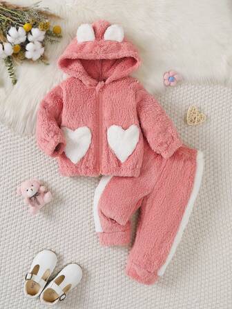 2 件套婴儿/女婴休闲可爱白色心形口袋拼布红色长袖连帽拉链夹克和粉色拼布白色裤子套装，公主装，2025 年秋冬新品
