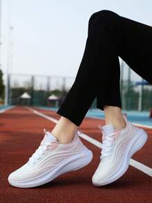 1 Pair Women's Soft Bottom Casual Running Shoes, White Mesh Lace-Up Low-Top Outdoor Shock-Absorbing Sports Shoes, Spring/Autumn 2025 New Solid Color Road Running Sneakers