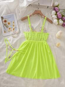 Gaun Tidur Wanita Model Camisole Seksi Transparan dengan Detail Jala dan Renda Kontras Warna Polos - Hijau - View 4