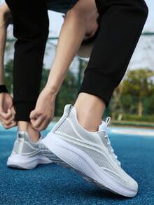 1 Pair Women's Soft Sole Casual Running Shoes, White Mesh Lace-Up Low-Top Outdoor Shock-Absorbing Sports Sneakers, Spring/Autumn 2025 New Solid Color Road Running Shoes