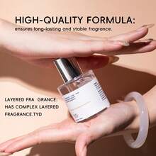 木质檀香香水，含檀香、琥珀和麝香香调 - 清澈的多层香氛，持久留香，30ml 男女淡香水，适合日常和晚间使用