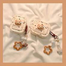 1 件 3D 卡通汗渍泰迪熊耳机保护套，兼容 1/2 和 3/4/Pro/Pro2，可作为送给朋友、家人、女朋友和男朋友的礼物。泰迪熊兼容 Apple 4/3 耳机保护套无线蓝牙保护套，具有柔软的 3D 泰迪熊造型和可爱的汗渍滴状细节。 - 彩色 - 查看 5