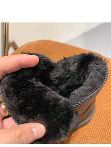 Damskie czarne, wodoodporne, skórzane, zimowe buty śnieżne z termiczną podszewką, miękką podeszwą, modne krótkie buty, antypoślizgowe i wygodne, futrzane buty
