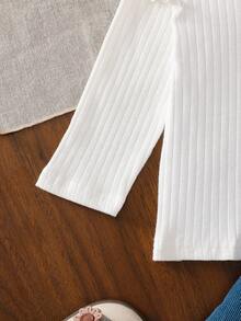 Bộ 2 áo thun dài tay cổ tròn thêu hoa 3D thanh lịch & dễ thương cho bé gái và váy yếm viền bèo nhún họa tiết hoa màu xanh, mùa thu/đông - trắng - Xem 4