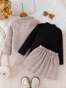 Komplet dla młodej dziewczyny, 3 elementy: dwurzędowa marynarka w kratę w kolorze róży, jednokolorowy top i mini spódniczka w kratę, swobodny, szykowny strój do szkoły, na zewnątrz, do pracy i na wakacje