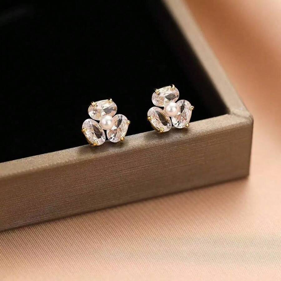 زوج جديد من أقراط الأزهار والخرز من الزركونيا، أقراط أنيقة فاخرة بتصميم زهرة ثلاثية الأوراق