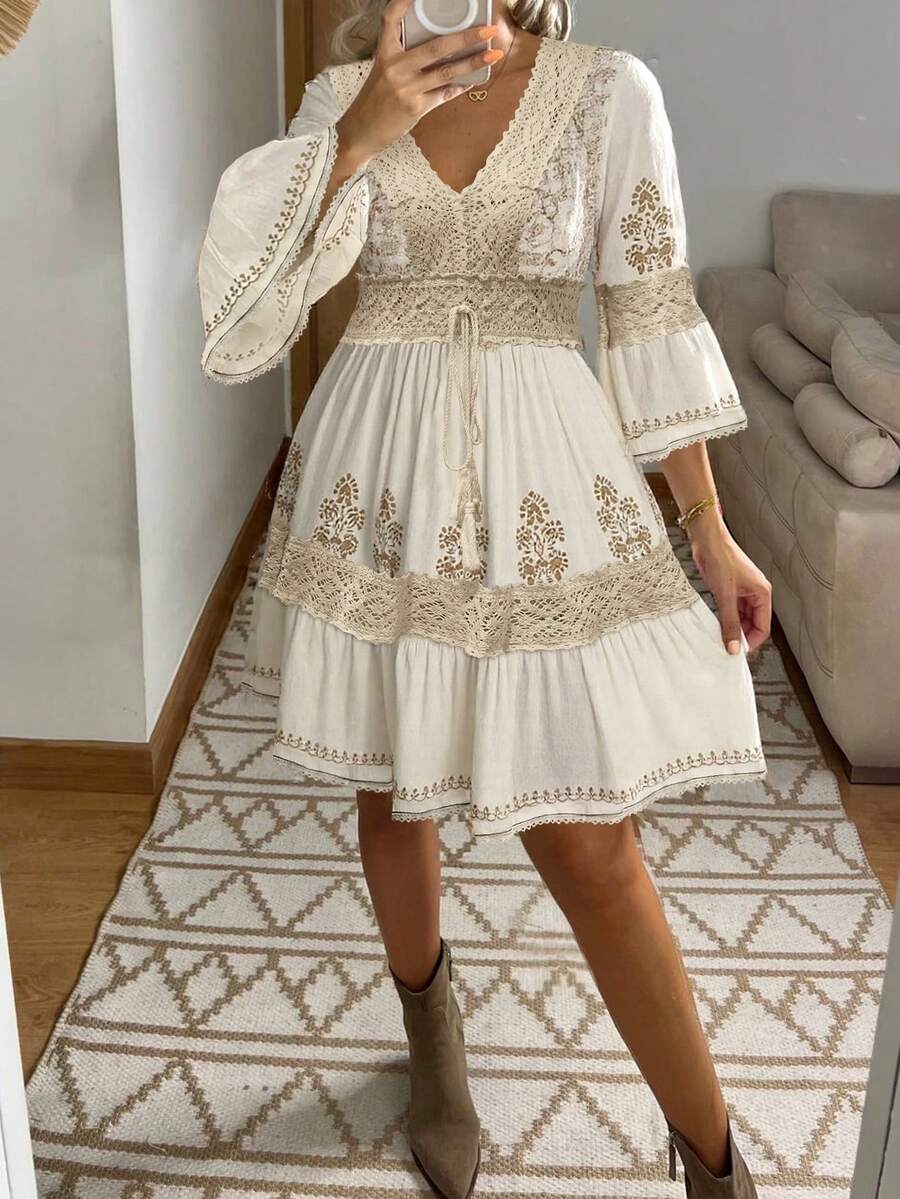 Vintage Floral Lace V Neck Flare Sleeve Tiered Dress - Apricot - View 1