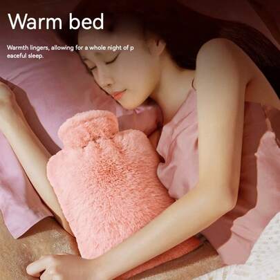 1 paquete Bolsa de agua caliente, Bolsa de agua caliente a prueba de fugas con una exquisita cubierta de piel sintética, adecuada para el dolor de cuello y hombros y para mantener las manos y los pies calientes (verde y rosa) Disponible en tres tamaños: S, M, L