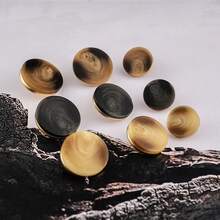 5/20件高端金属纽扣，独特树脂面板纹理，高端耐用的金属脚颜色，三种颜色可选经典百搭，适用于大衣、毛衣、衬衫、西装、夹克等服装装饰纽扣，尺码18/23/25。 - 彩色 - 查看 9