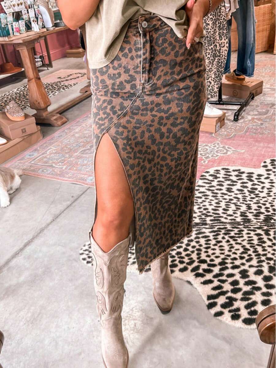 Leopard Print Frayed Side Slit Denim Midi Skirt - 棕色 - 查看 1