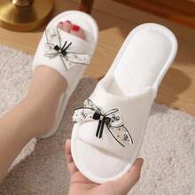 نعال نسائية مفتوحة الأصبع بتصميم كاجوال مزينة بتطريز القماش