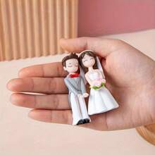 1 Pair Romantic Bride & Groom Micro Landscape DIY Fabric, Wedding Anniversary Party Table Decor, Cartoon Theme Plastic Souvenir, Suitable For Wedding, Anniversary, Valentine's Day Gift | Wedding Cake Topper | Delicate Craftsmanship, Wedding Decoration