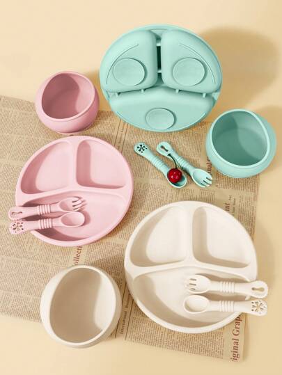 4 pièces Set d'alimentation pour bébé, comprenant une assiette divisée en silicone anti-chute, une cuillère, une fourchette, un bol avec ventouse. Idéal pour l'entraînement à l'alimentation unicolore des nourrissons et tout-petits. Excellent cadeau
