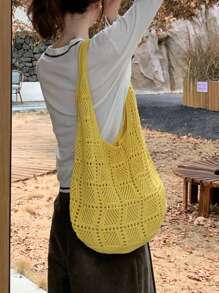 网眼轻便折叠斜挎包、大容量手提托特包、休闲百搭镂空学生包、户外度假购物袋，采用纱线编织而成，拥有米色、黄色等柔和色调。采用开放式设计，散发出慵懒奢华的气息。