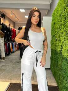 Athleisure Style Set With Side Cutouts And Striped Details. - White - View 3