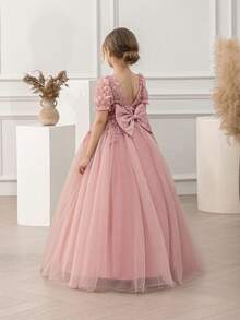 少女粉色蕾丝边深V露背网纱毕业优雅公主裙，适合女孩穿着，可用于生日派对、婚礼、花童、伴娘、特殊场合和庆典、毕业典礼等。 - 粉色 - 查看 9