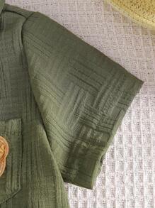 2pcs Baby Boy Street Fashion Textured Pocket Bear Embroidered Shirt And Shorts Set