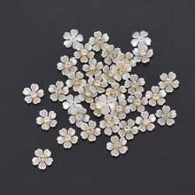 50 peças/pacote, 14mm Flores de Resina de Cravo-da-índia Roxas de 5 Pétalas, Flores de Strass com Base Dourada, Pérolas Sem Furos para Decoração de Roupas