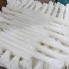 Paquete de 100 bridas de cable negro y blanco, resistencia a la tracción de 40 libras, bridas de cable de nailon, bridas de cable de plástico autoblocantes, bridas de cable para atado, bridas de cable de nailon autoblocantes, bridas de cable, bridas de sellado multiusos, alta resistencia, irrompibles, clasificación de cables, almacenamiento y fijación, uso doméstico en interiores y exteriores, electrodomésticos, embalaje exprés, mudanzas, electricistas, centros comerciales, hogares, proveedores mayoristas de bridas de cable de ingeniería