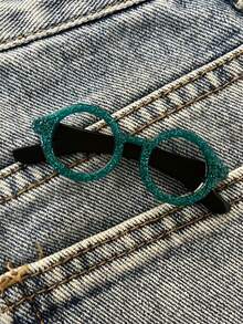 1pc Creative Acrylic Glasses Brooch, Cute Geometric Lapel Pin, Bag Clothes Hat Decor Accessory Dress Accessories Pin For Clothes Bag Charm School Office Accessories Shirts Jacket Jewelry Halloween Clothes Pin Funny Teacher Gifts Halloween Accessories Teachers Day Costume Accessories Bag Charms Christmas