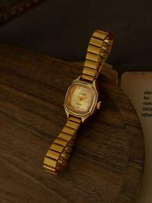 1pc New Vintage French Style Elegant Gold Square Small Dial Women's Wrist Watch, Fashion Minimalist Elegant, Luxury Graceful, Waterproof, Stainless Steel Strap, Classic Ladies Quartz Watch, Suitable For Daily Wear, Formal Events And Various Occasions, Adorn Your Wrist. - Gold - View 3