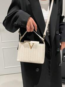 奢华女士手提包品牌包编织高品质编织女式托特包2025新款小众时尚百搭单肩大容量时尚托特包新款大包INS搭配单品包复古休闲街头风小众托特包手提包简约明星同款亮面高端品质斜挎包夏季斜挎托特包2025新款女士优雅包编织大容量妈妈包时尚质感个性女士枕头包，女士时尚包包 - 米色 - 查看 7