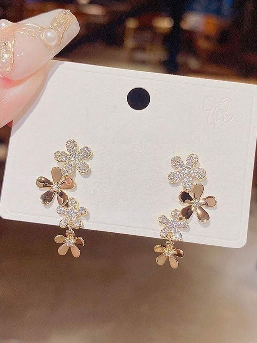 1 par de pendientes glamorosos con borlas florales brillantes y rhinestones