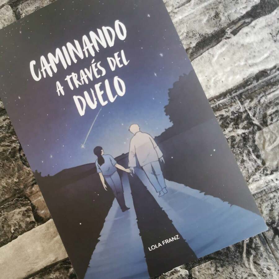 Caminando A Través Del Duelo, libro de autoayuda para enfrentar la pérdida, acompañamiento emocional y herramientas para la resiliencia, edición clara y recomendaciones terapéuticas. - Libro único - Ver 1
