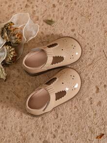 女童可爱镂空平底鞋，春秋款 - 卡其色 - 查看 5