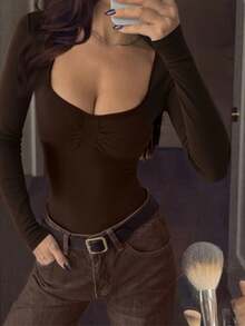 VIVINA 女士纯色休闲简约褶皱胸前甜心领修身长袖连体衣，居家及户外皆宜，优雅百搭。 - 咖啡棕 - 查看 11