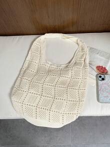 网眼轻便折叠斜挎包、大容量手提托特包、休闲百搭镂空学生包、户外度假购物袋，采用纱线编织而成，拥有米色、黄色等柔和色调。采用开放式设计，散发出慵懒奢华的气息。