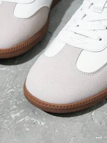 男士复古德式运动鞋 | 软底休闲运动鞋 | 灵感源自经典复古运动鞋 | 适合日常穿着、校园风和周末度假 | 2000年代复古风 | 情人节好礼之选