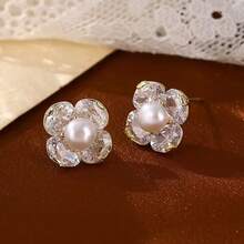 زوج جديد من أقراط الأزهار والخرز من الزركونيا، أقراط أنيقة فاخرة بتصميم زهرة ثلاثية الأوراق