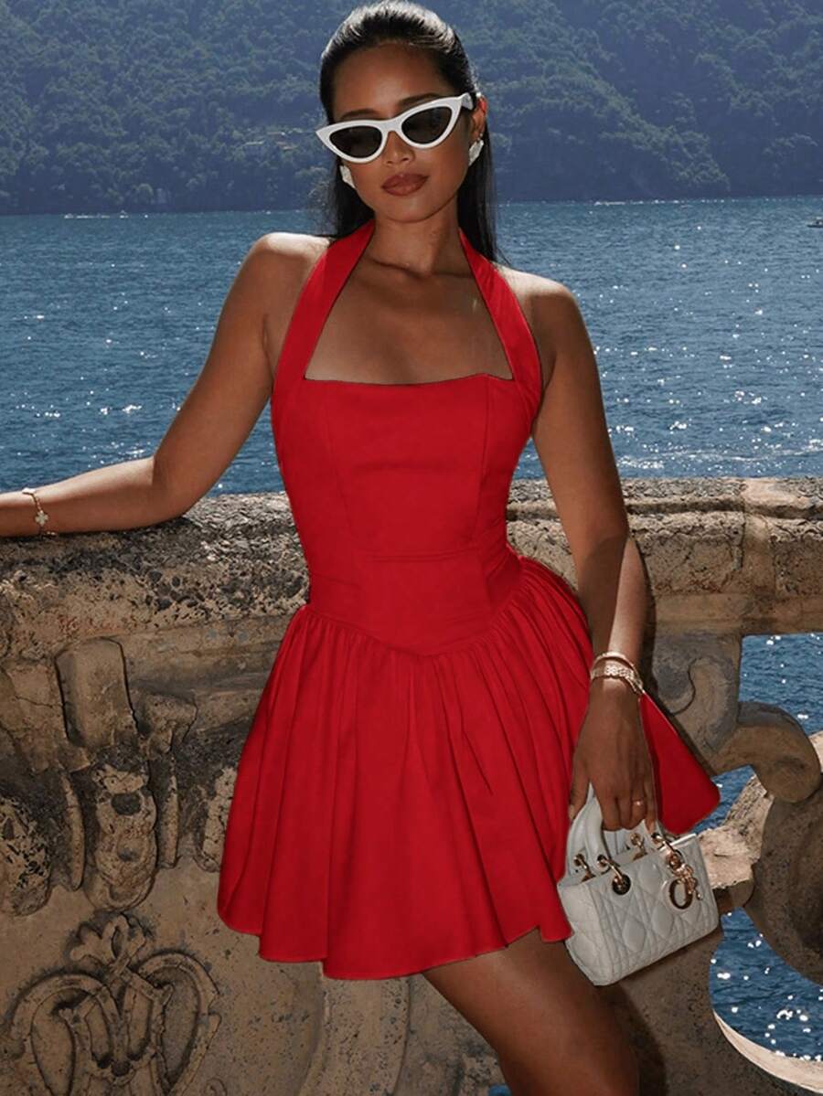 全白露背街头性感露背连衣裙度假A字下摆修身荷叶边下摆连衣裙