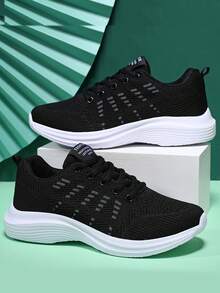 1 Pair Solid Color Sports Shoes, 2025 Spring/Autumn New Women's Black Lace-Up Sneakers, Round Toe Low-Top Thick Sole Non-Slip Running Shoes, Fashionable Breathable Thick Sole Road Running Shoes