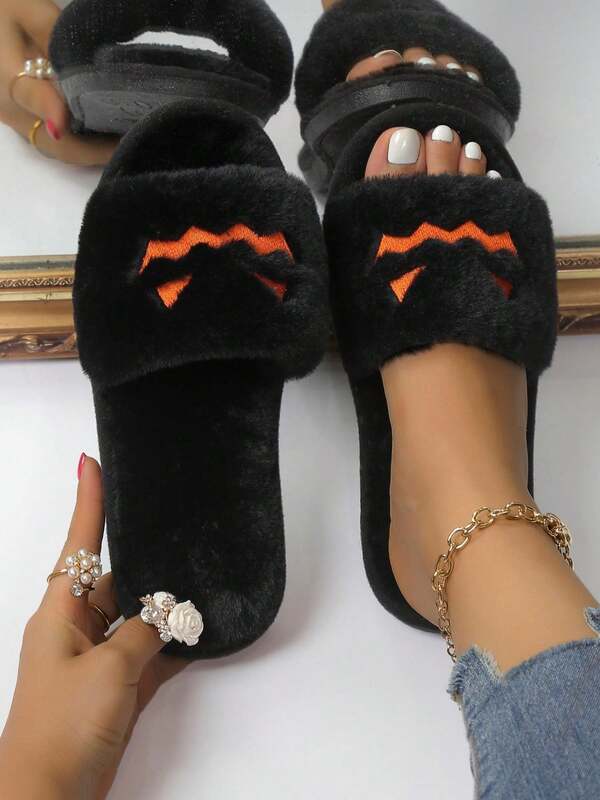 Modische Weihnachts-Fellpantoffeln, Halloween Geistergesicht Riemen Outdoor Flauschige Indoor Hausschuhe für Frauen, Herbst/Winter