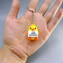 1 件多色卡通创意小鸭子拿着“你真棒”标志钥匙扣，女士汽车包钥匙链吊坠，送给朋友的礼物，日常使用挂件配件万圣节配饰教师节 - 彩色 - 查看 2