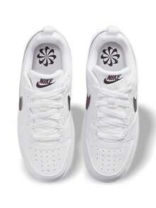 Nike Được thiết kế cho hoạt động vui chơi và vận động suốt cả ngày, đôi giày thể thao Air 4 được thiết kế lại này kết hợp phong cách cổ điển với sự thoải mái và độ bền hiện đại. Khung chắc chắn, linh hoạt được tích hợp liền mạch với phần thân trên, cung cấp thêm sự hỗ trợ và độ bền cho những chuyến phiêu lưu. Đệm khí Max Air ở đế hấp thụ lực tác động, đảm bảo những bước đi êm ái và phản hồi nhanh nhạy. Với các màu đen, xám đậm và trắng nhạt, đôi giày thể thao đa năng này có thiết kế mạnh mẽ và độ bám đáng tin cậy, trở thành lựa chọn lý tưởng cho vui chơi ở sân chơi, trường học và sử dụng hàng ngày. - Đỏ và Trắng - Xem 5