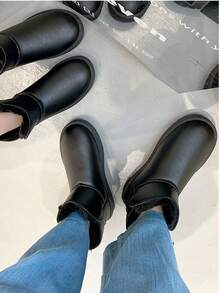 Damskie czarne, wodoodporne, skórzane, zimowe buty śnieżne z termiczną podszewką, miękką podeszwą, modne krótkie buty, antypoślizgowe i wygodne, futrzane buty