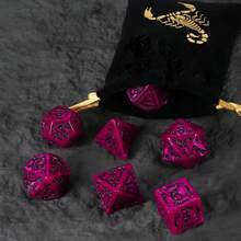 7 件套多面骰子，采用万圣节主题骷髅和南瓜图案，配有骰子收纳袋。非常适合角色扮演游戏，非常适合收藏，也是万圣节和圣诞节的绝佳礼物！ - 彩色 - 查看 4