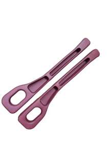 2-częściowy organizer do przestrzeni między siedzeniami, worek do przechowywania w przestrzeni między siedzeniami, organizer do konsoli, dekoracja wnętrza, akcesoria samochodowe. Produkt wykonany jest z pianki EVA, która jest trwała, lekka i można ją skręcać bez odkształceń. Podczas używania produktu należy włożyć koniec z otworem w klamrę pasa bezpieczeństwa i docisnąć.