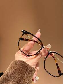 "LILY"Series Blue Light Glasses For Woman, Fashion Computer Glasses On Office Reduce Eye Strain Anti Migraine For Working Reading,Safety Glasses Blue Light Blocking Glasses  Protection Computer Gaming Glasses   Women Cute Light Weight Red Frame Oversized Non Prescription Small Face Square Cat Eye  Reduce Eye Fatigue On Computers, TVs, Phones, And Games, Suitable For Computer Lense Screen Protector Plain Glasses   Clear Lens Glasses Blue Light   Light Blocking Glasses Blue Light Glasses Light Glasses For For Women Men  Light Glasses For    Glasses For Women  99 Blue Light  Glasses For Woman - Họa tiết da báo - Xem 4